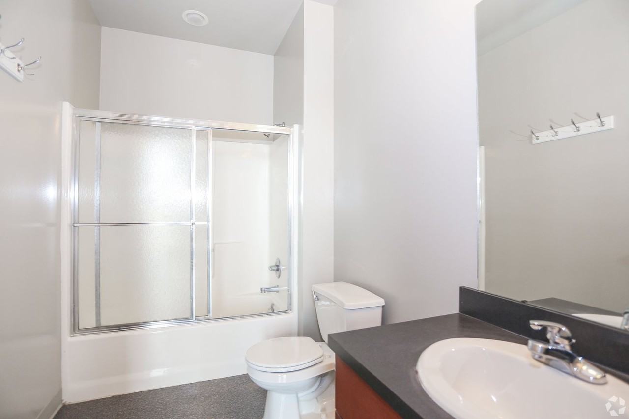 Lofts in the heart of downtown. - Photo 6 of 7