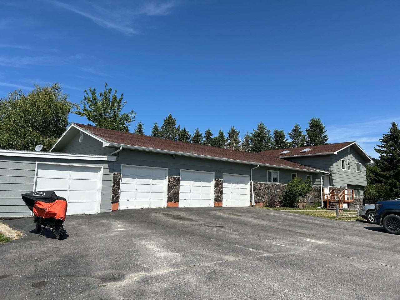 640 West Valley Drive - Photo 2 of 3