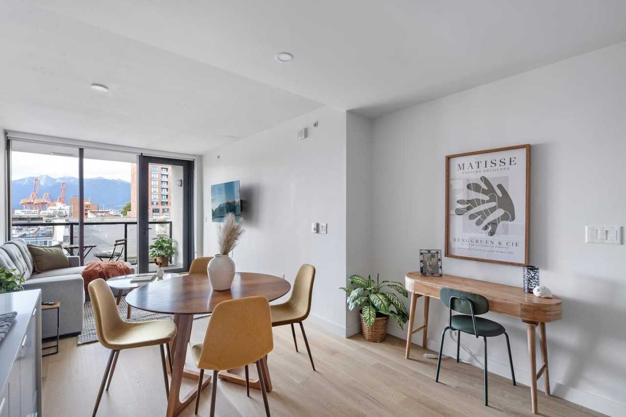 239 Keefer Street #601 - Photo 2 of 10