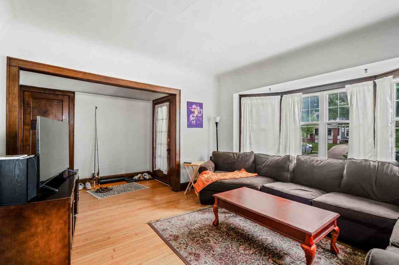 3013 N Murray Ave - Photo 3 of 22