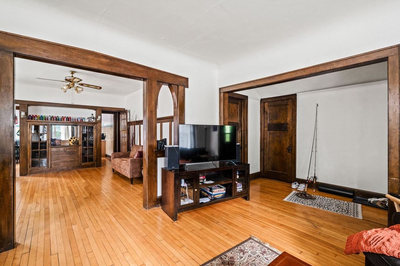 3013 N Murray Ave - Photo 4 of 22