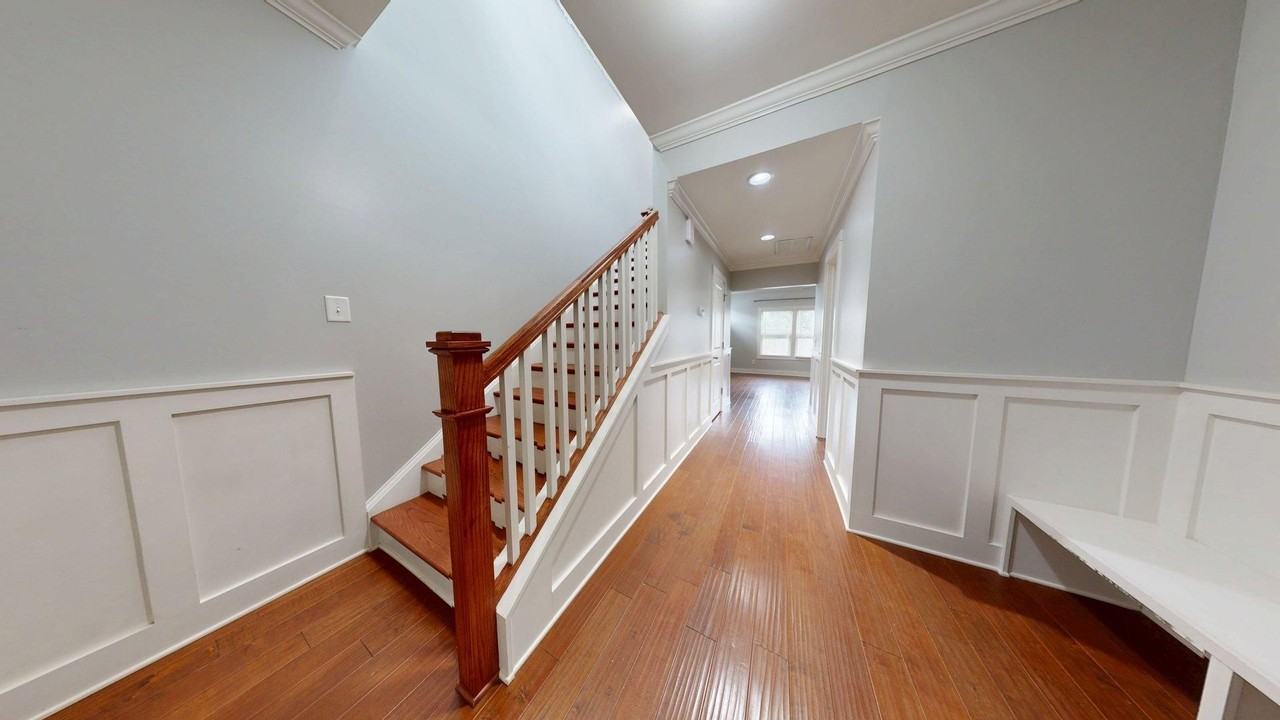 2031 Covey Dr - Photo 4 of 31