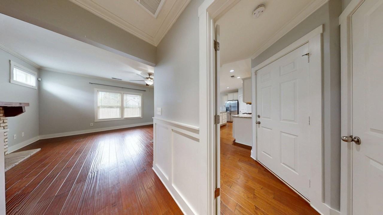 2031 Covey Dr - Photo 5 of 31