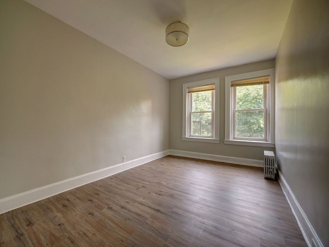 496 Park Ave (New) - Photo 4 of 16