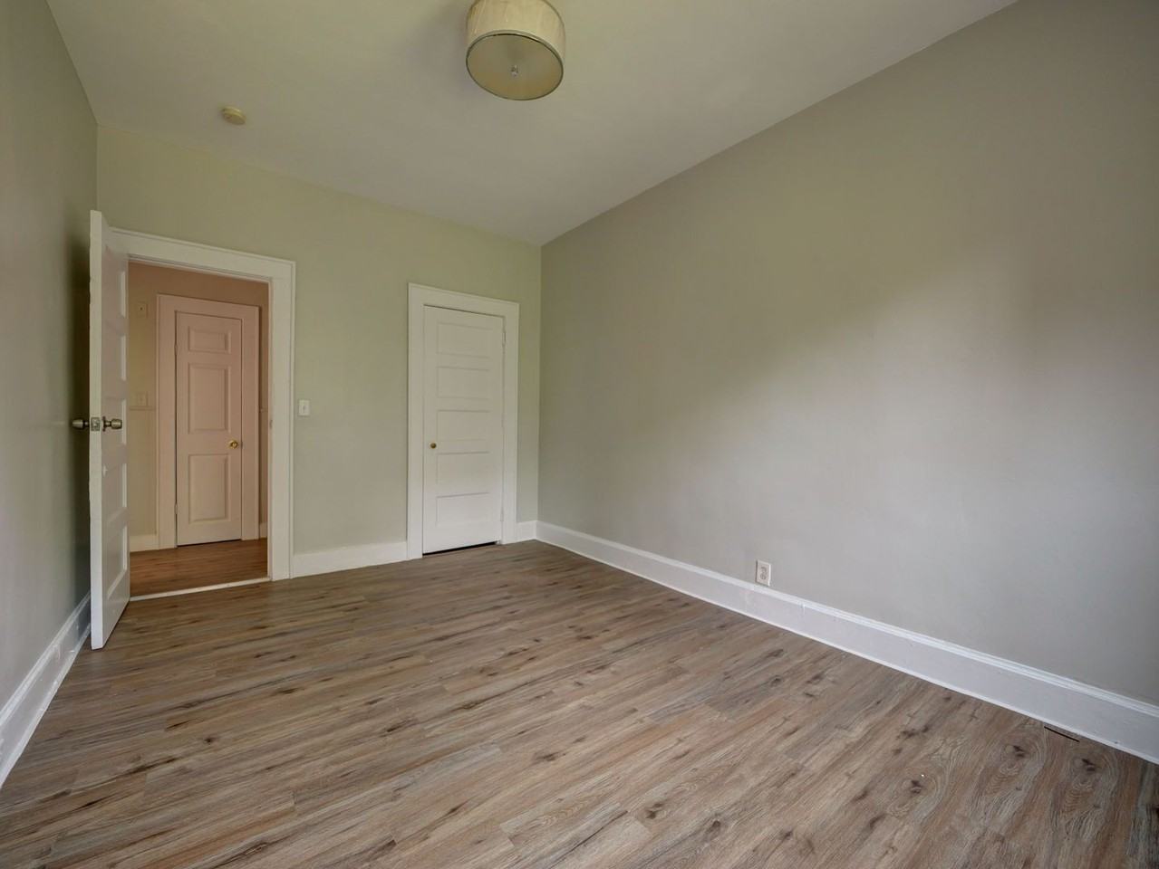 496 Park Ave (New) - Photo 5 of 16