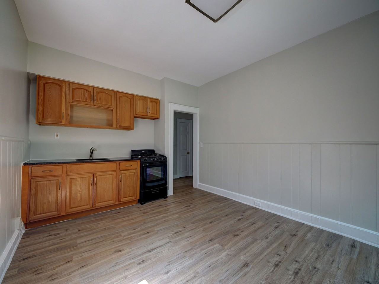 496 Park Ave (New) - Photo 7 of 16