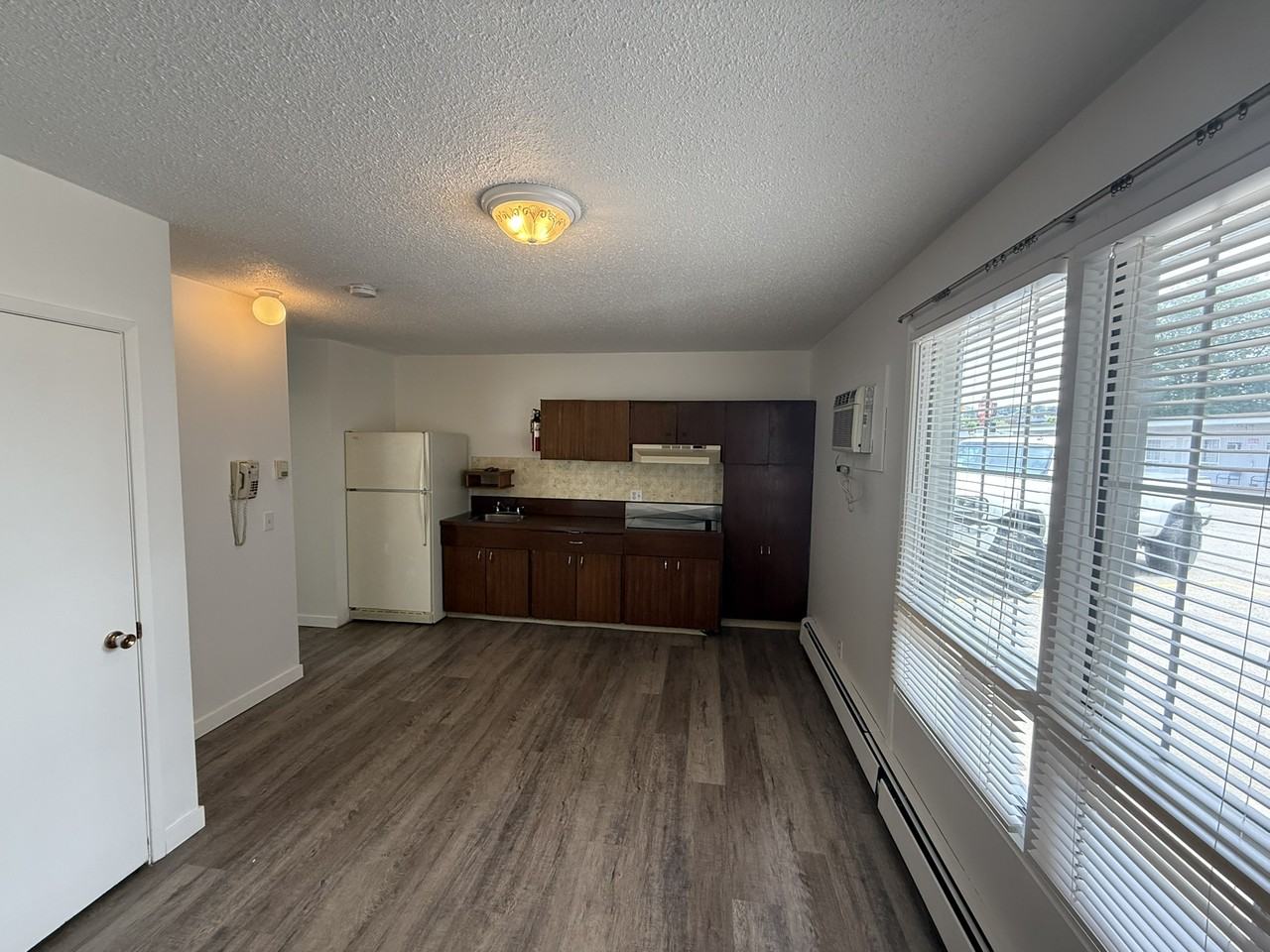 3500 32 St #112 - Photo 2 of 10