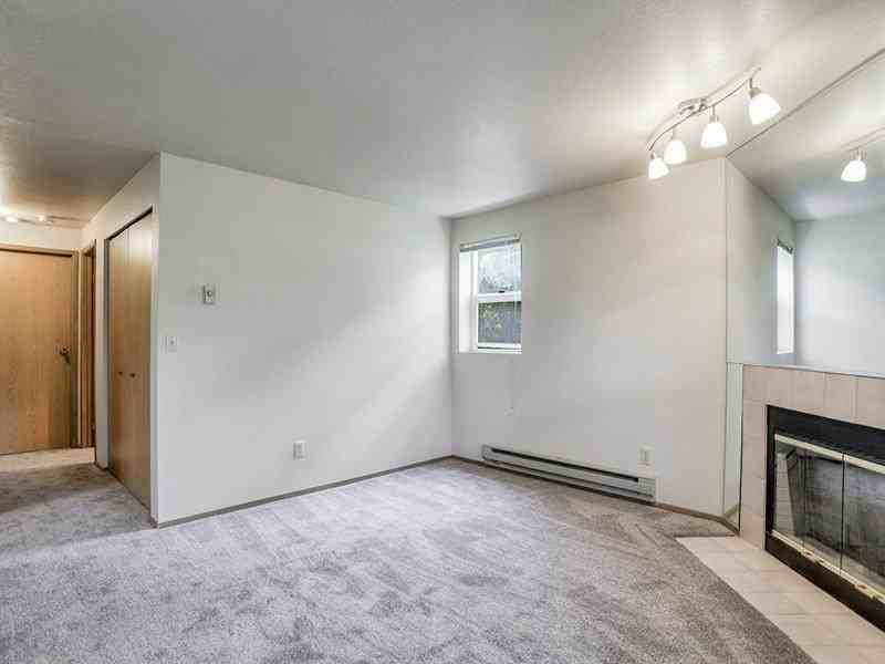 15805 40th Pl S - Photo 3 of 50
