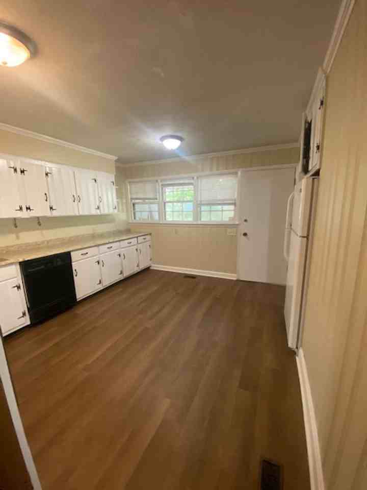 3227 Cliffdale Rd - Photo 2 of 21