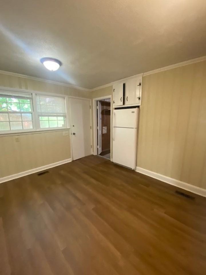 3227 Cliffdale Rd - Photo 5 of 21