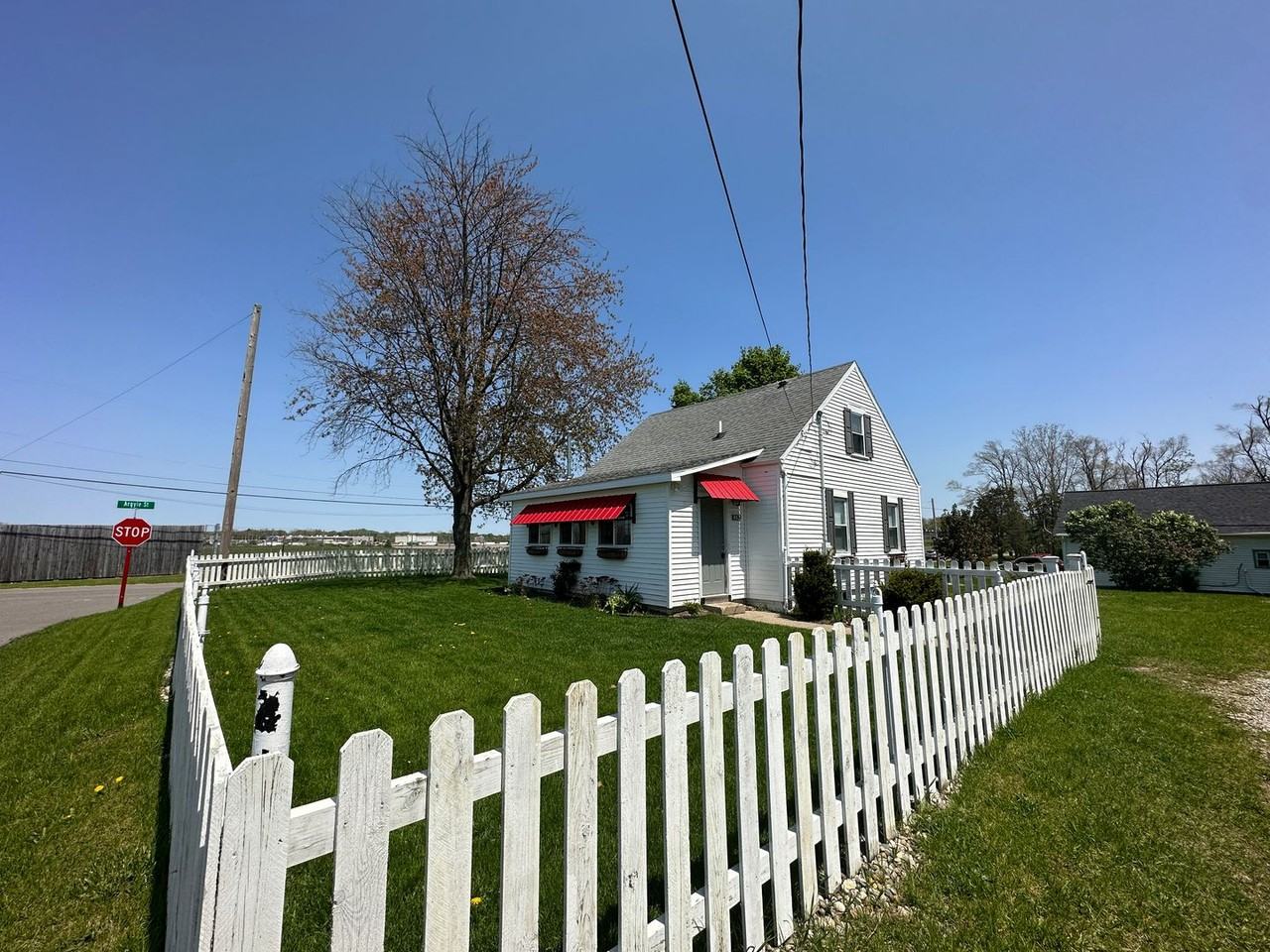1039 Brentwood Rd - Photo 2 of 35