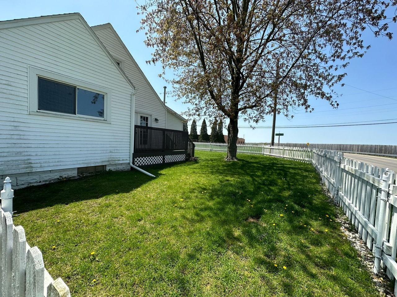 1039 Brentwood Rd - Photo 5 of 35