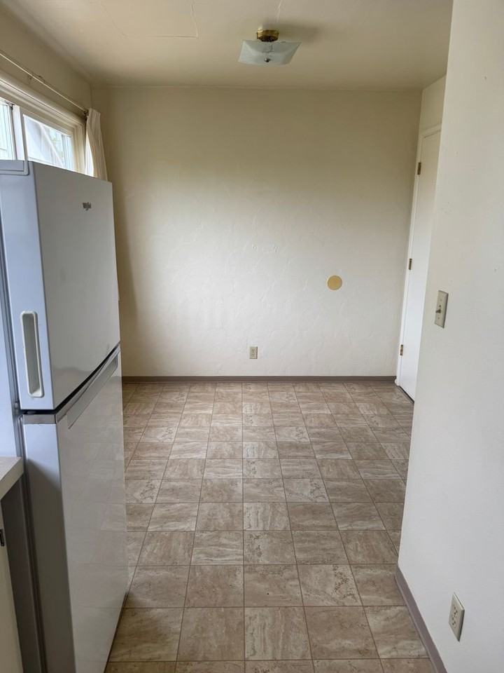 325 W 14th Ave #4 - Photo 5 of 13