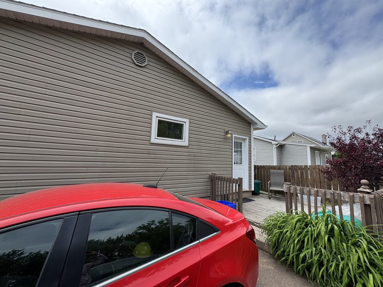 551 Rue Champlain - Photo 2 of 17