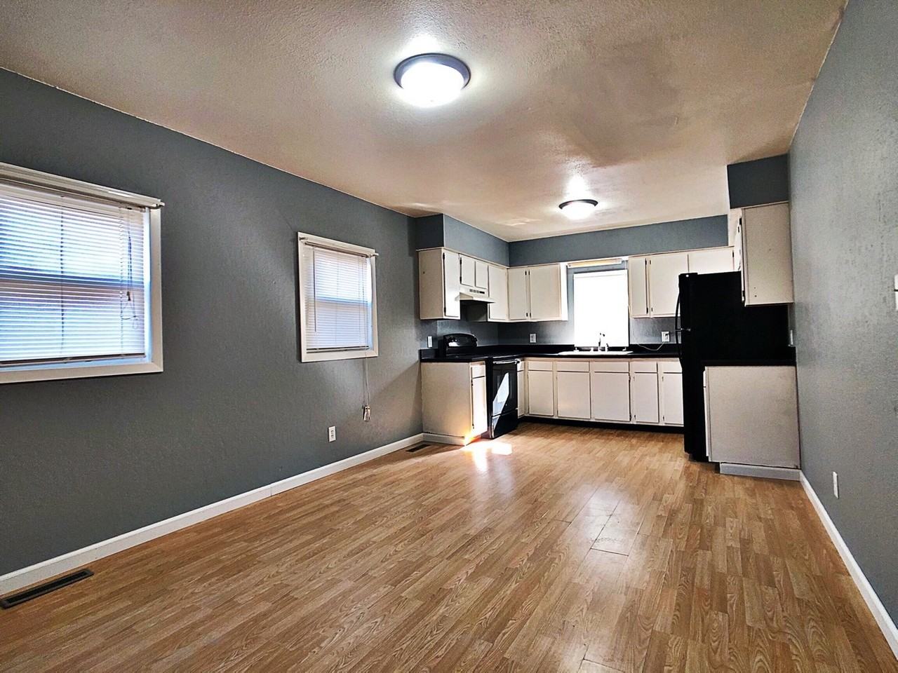 803 6th Ave N - Photo 3 of 8