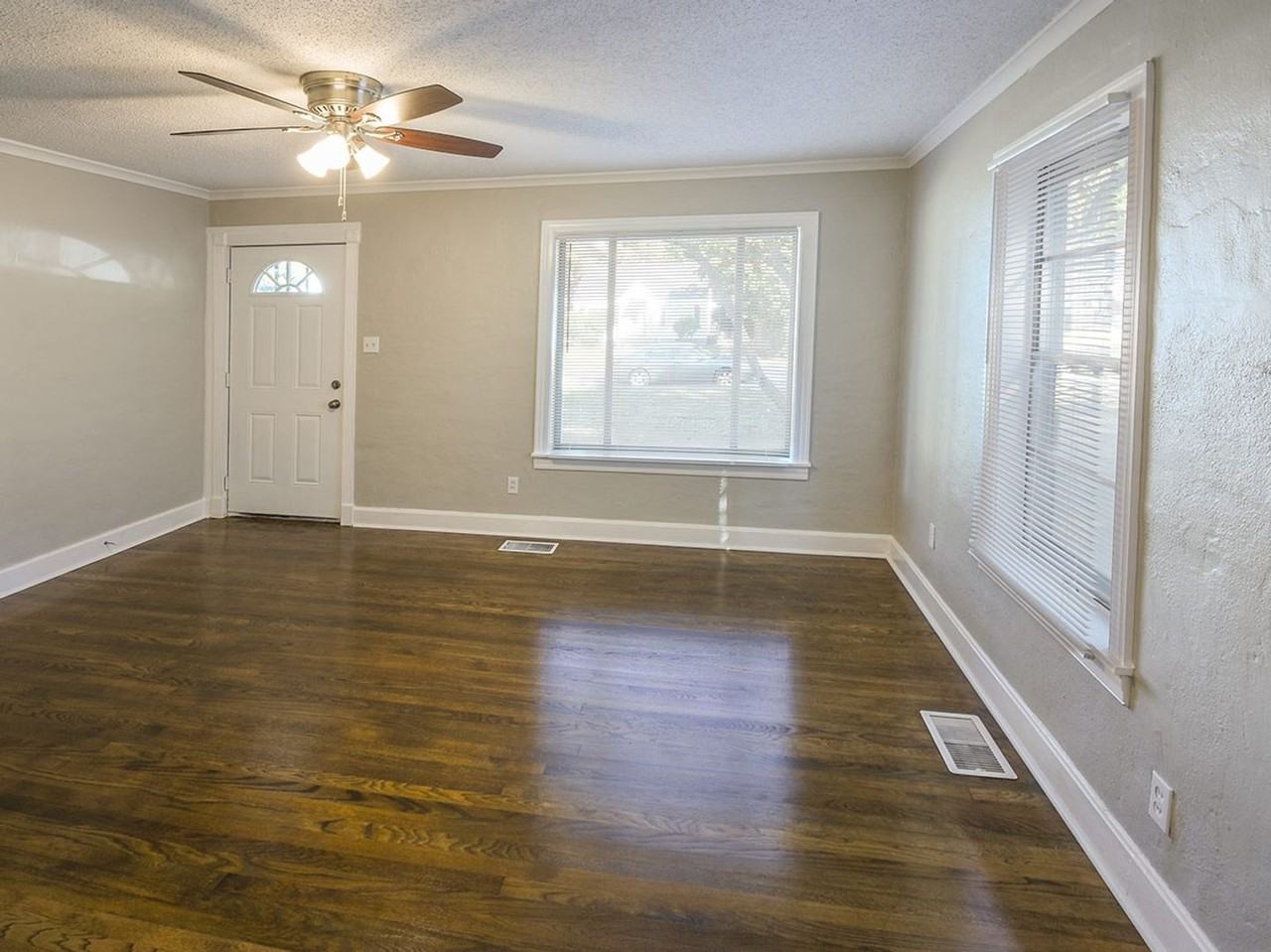 3649 Marion Avenue - Photo 3 of 15