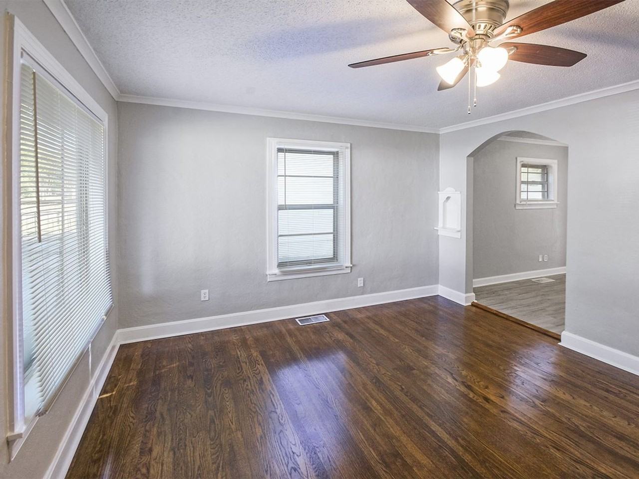 3649 Marion Avenue - Photo 4 of 15