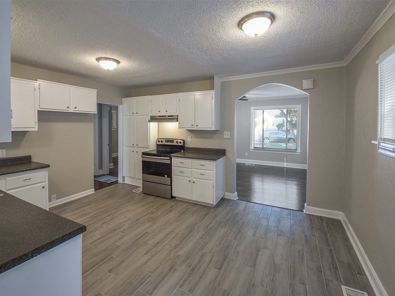 3649 Marion Avenue - Photo 5 of 15