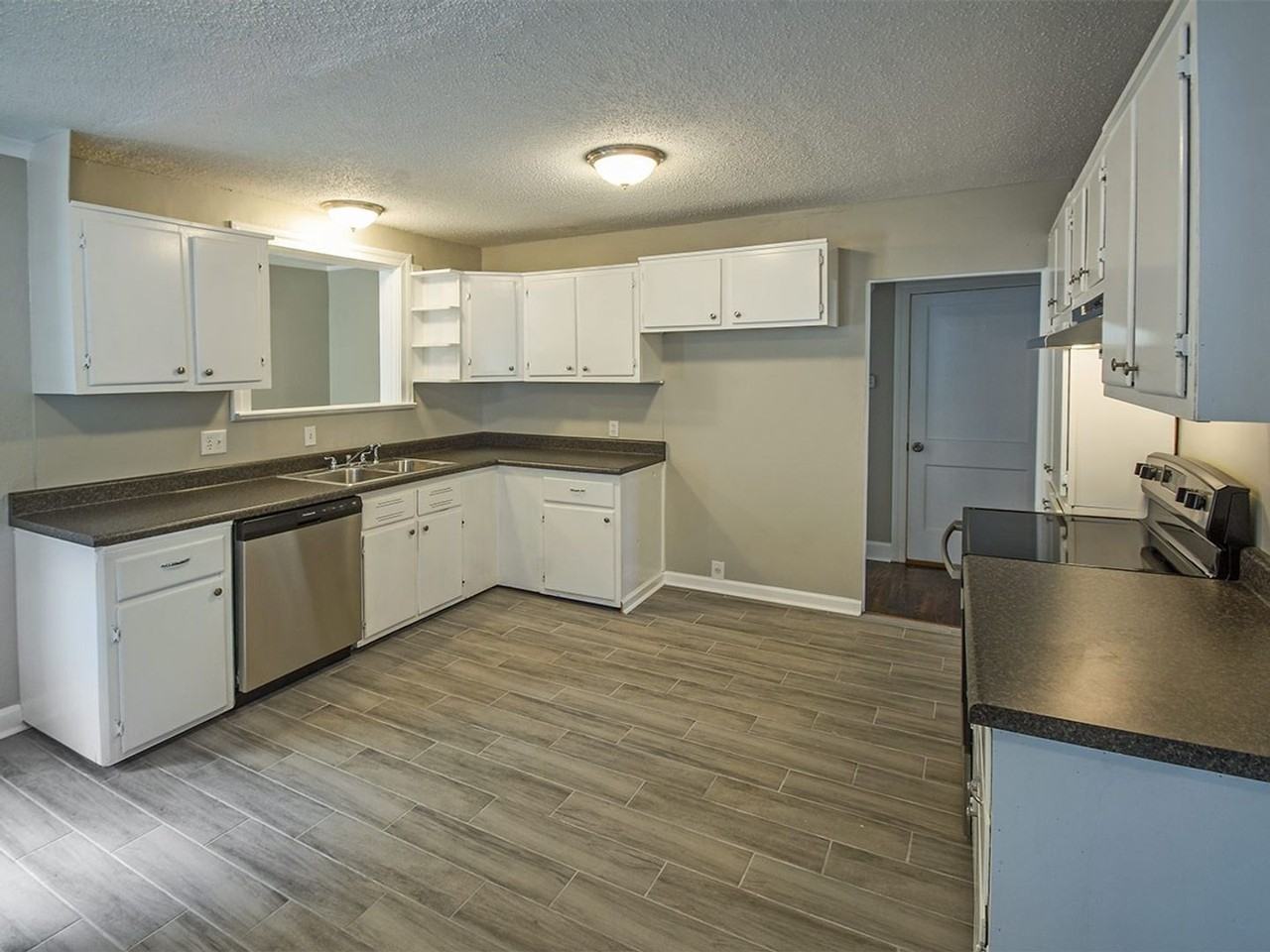 3649 Marion Avenue - Photo 6 of 15