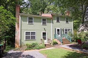 featured image of 2539 Woodland Dr #A