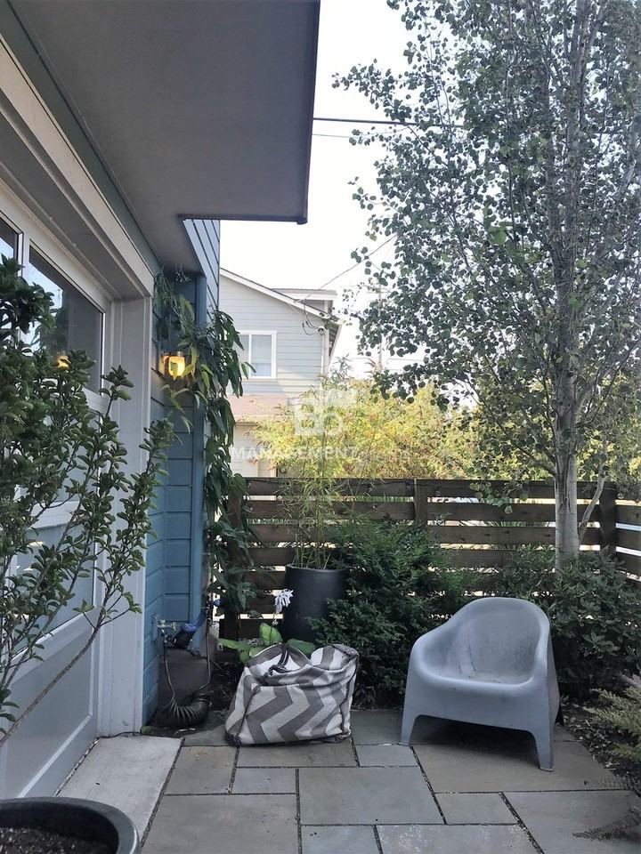 2530 Ne Alberta St - Photo 3 of 42