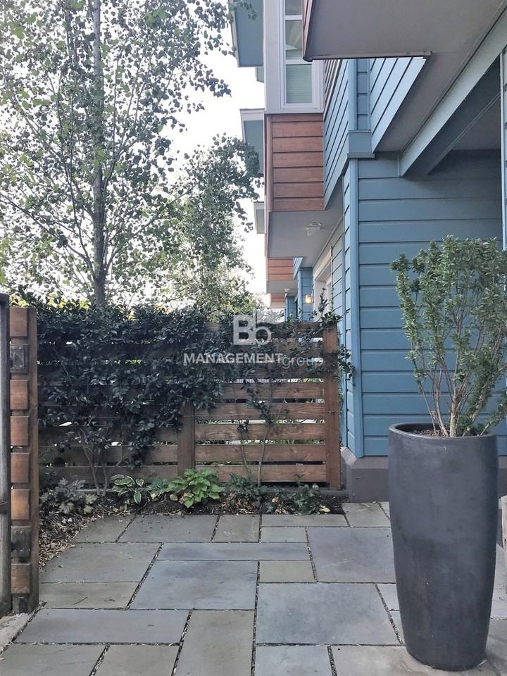 2530 Ne Alberta St - Photo 4 of 42