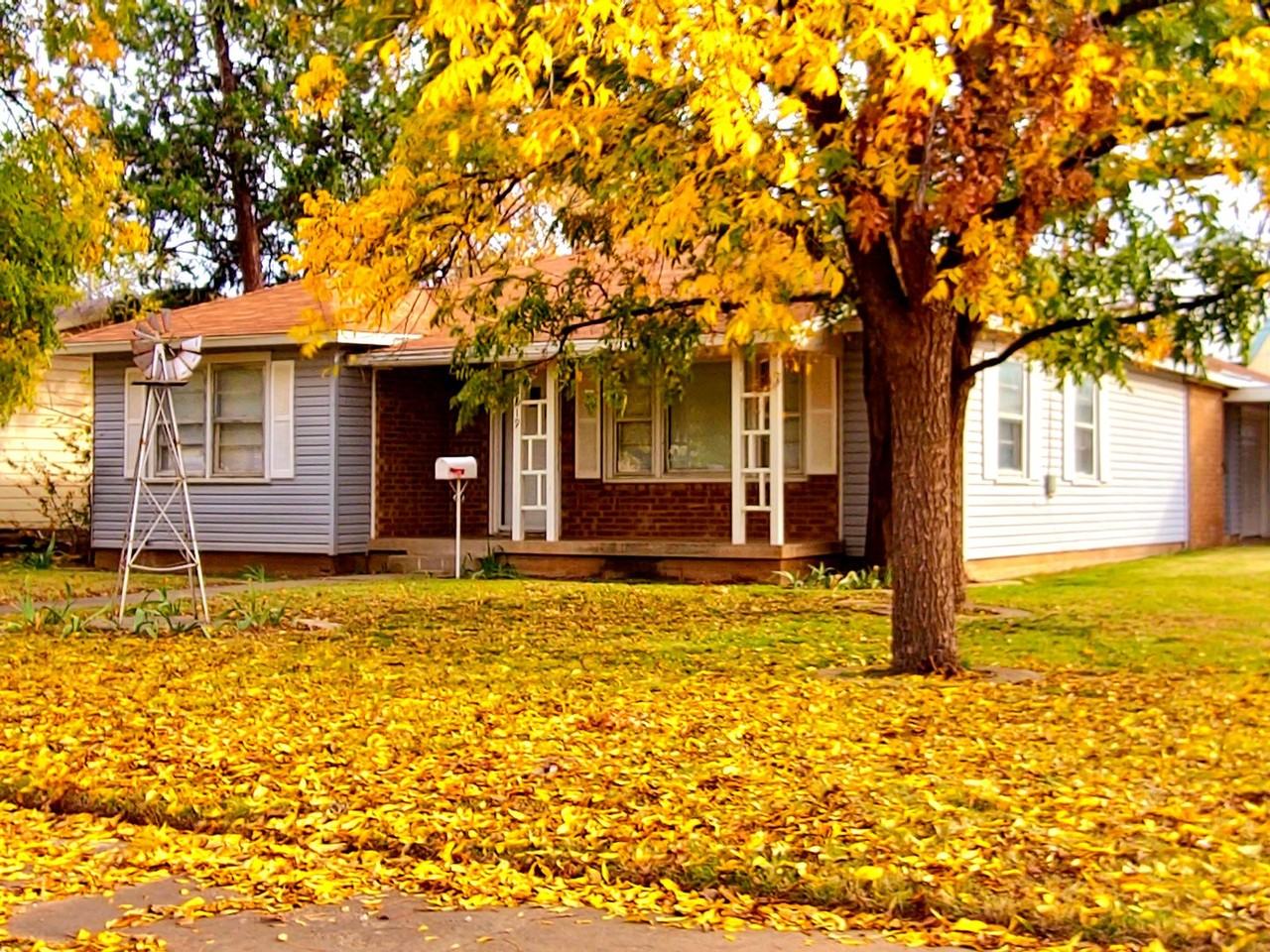 3819 33rd St - Photo 2 of 16