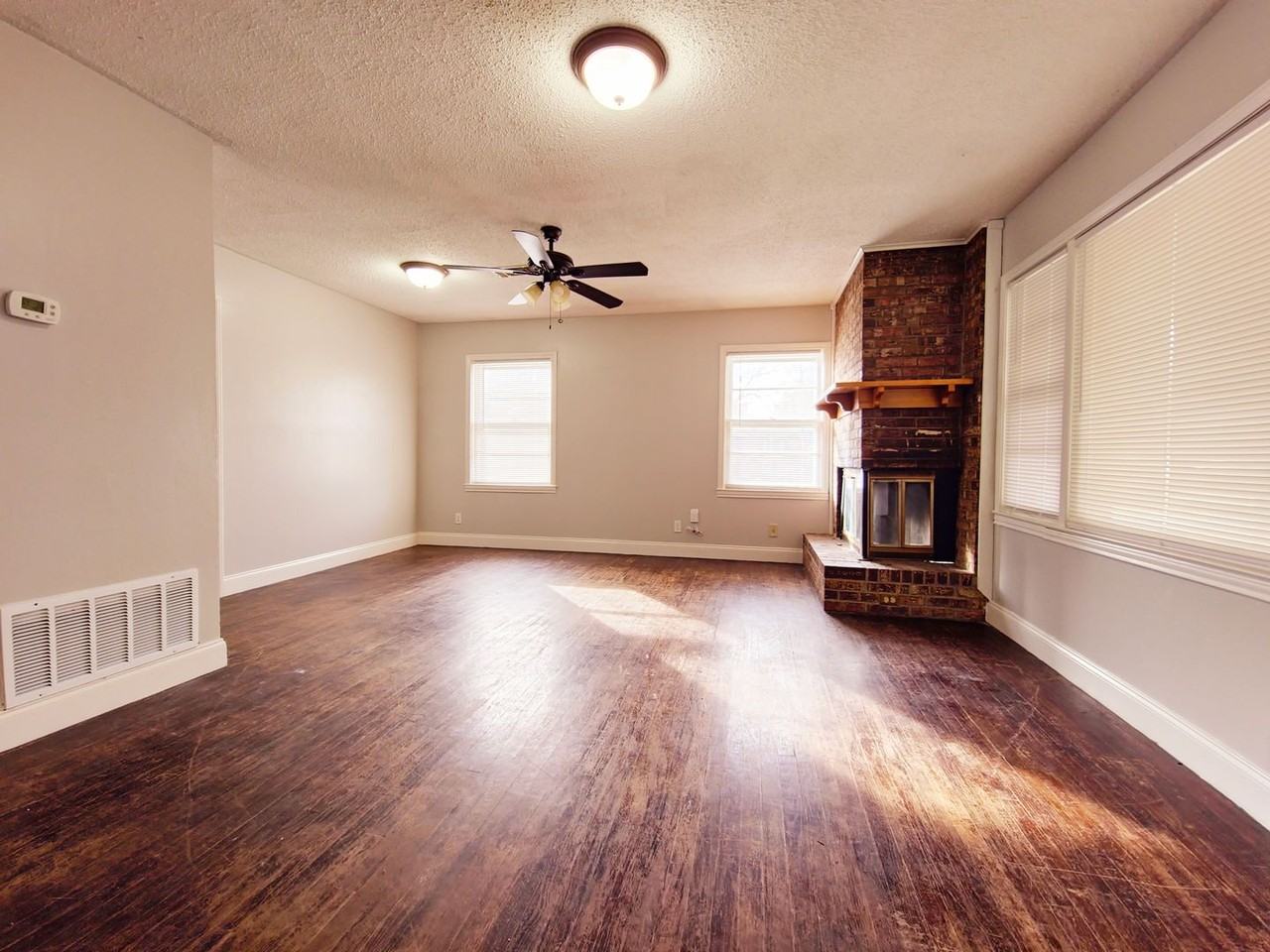 3819 33rd St - Photo 4 of 16