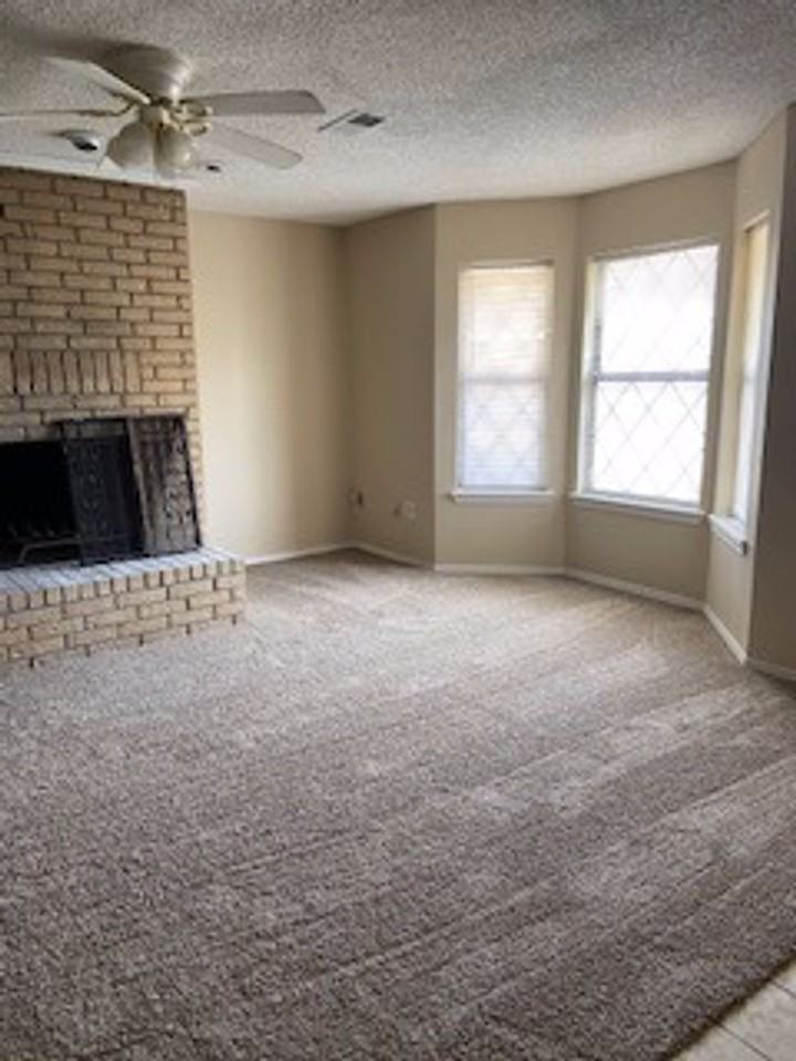 3204 Chimney Rock Rd - Photo 2 of 17