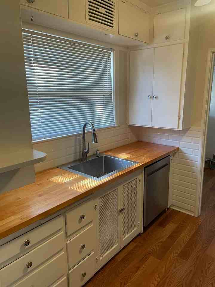 557 40th St - Photo 5 of 14