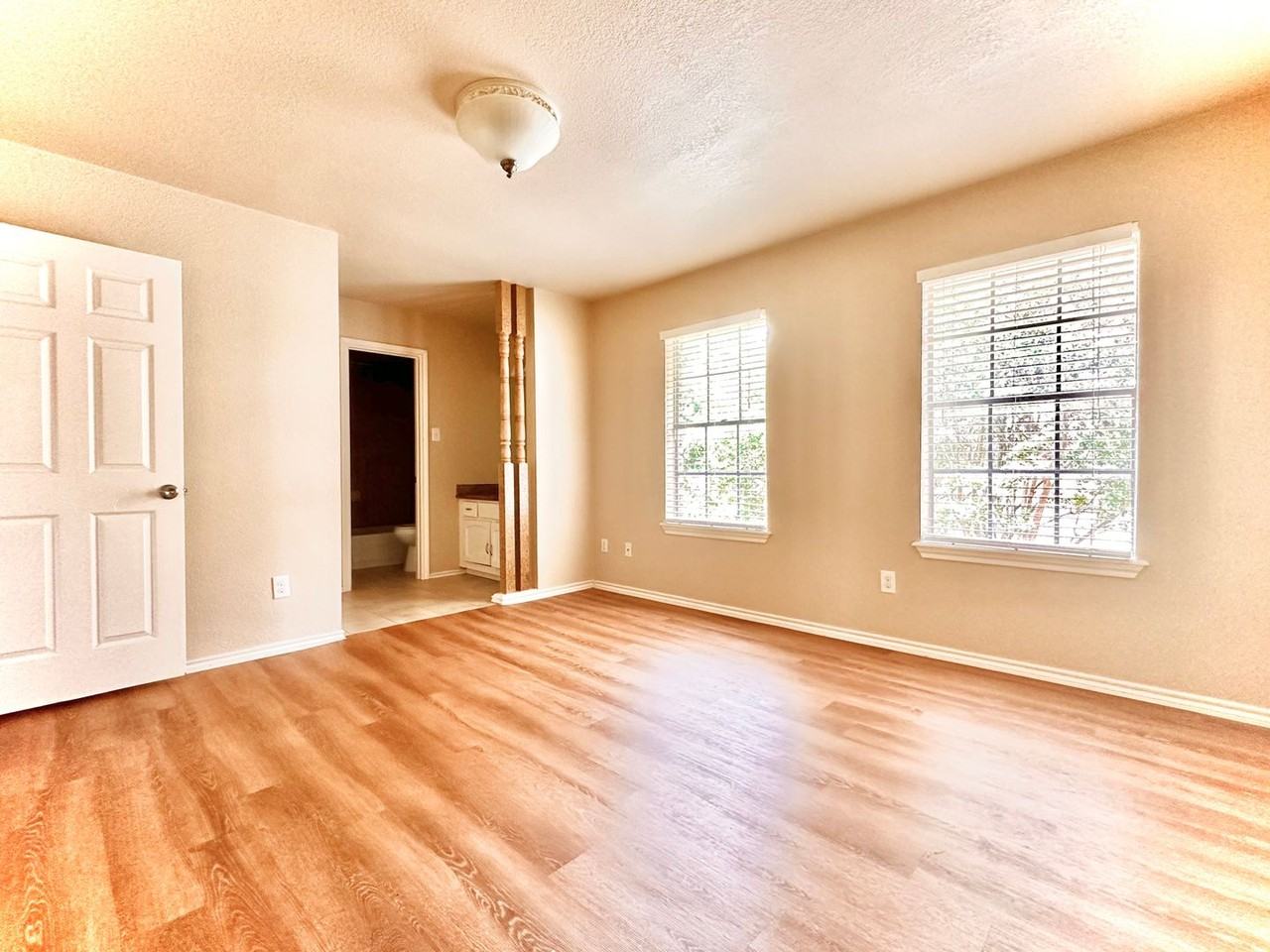 2106 Kippling Dr - Photo 4 of 10