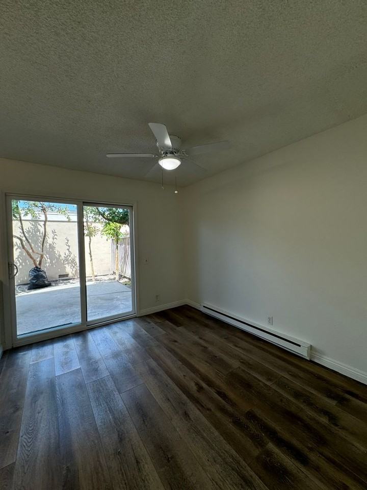 2910 S Sycamore St #D - Photo 3 of 15