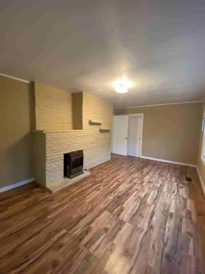 109 Arcade St - Photo 2 of 7