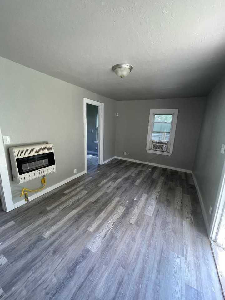 623 E Acres St - Photo 2 of 11