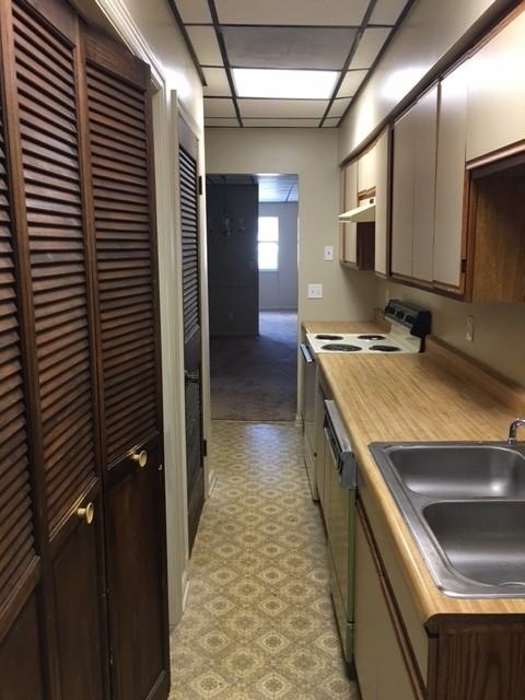 813 Grant St - Photo 4 of 7