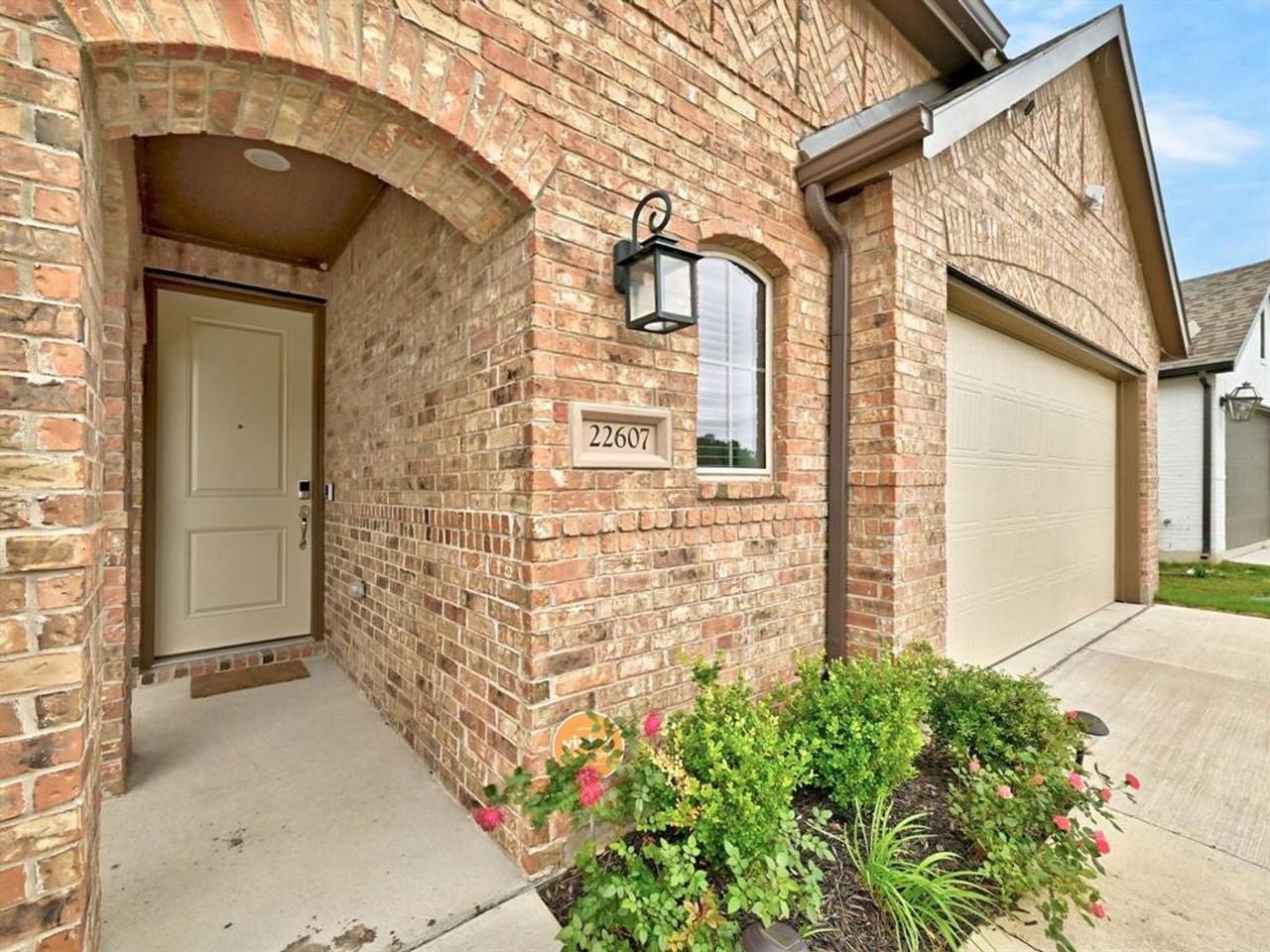 22607 Bristlegrass Ln - Photo 2 of 22