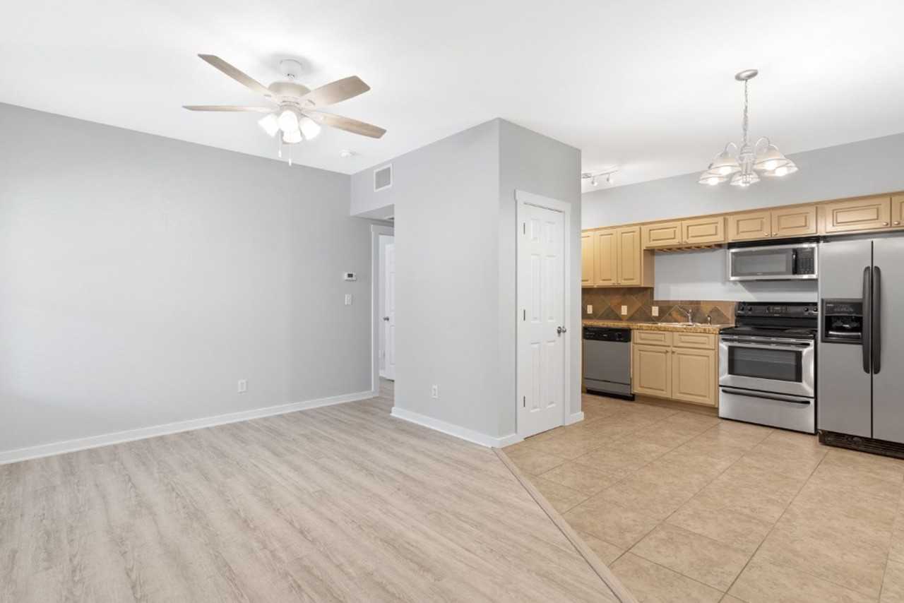 2106 Cullen Ave #206 - Photo 3 of 15