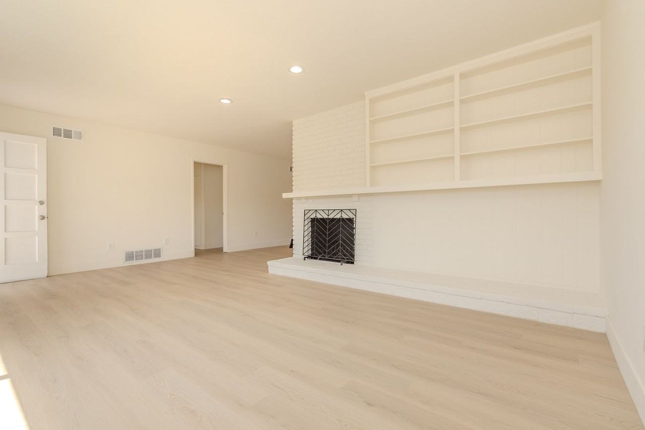 6180 Veemac Ave - Photo 4 of 37