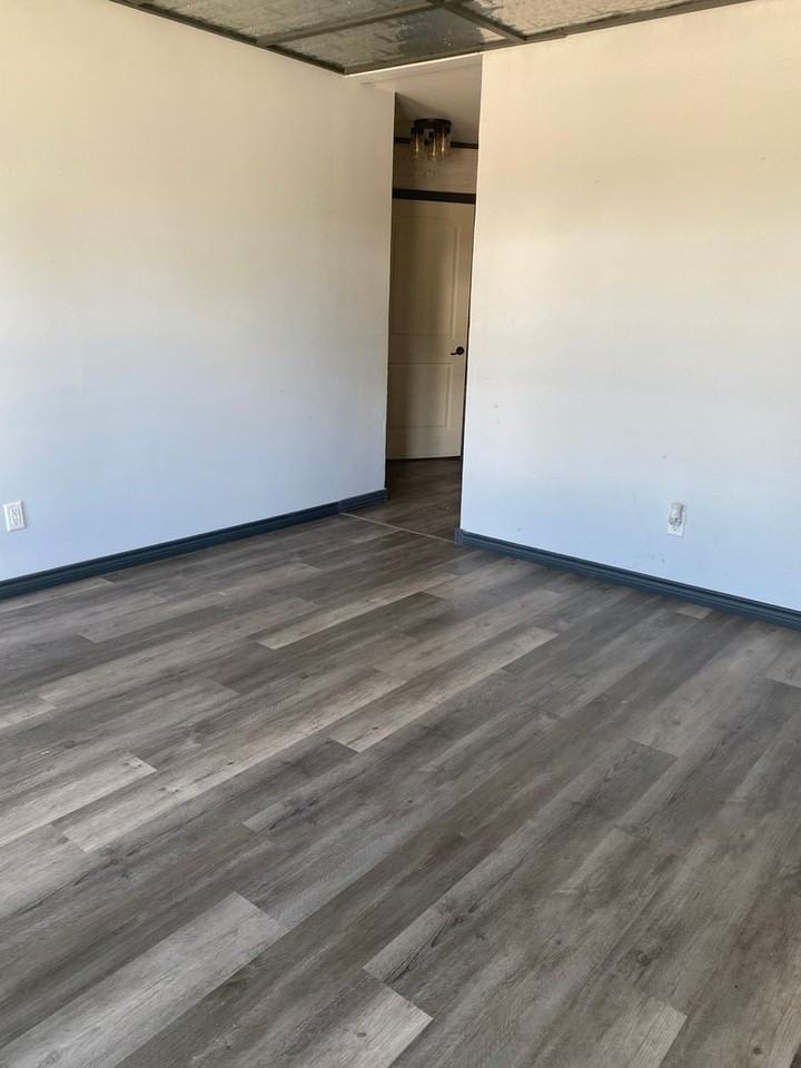 710 E Arkansas Ave - Photo 3 of 10