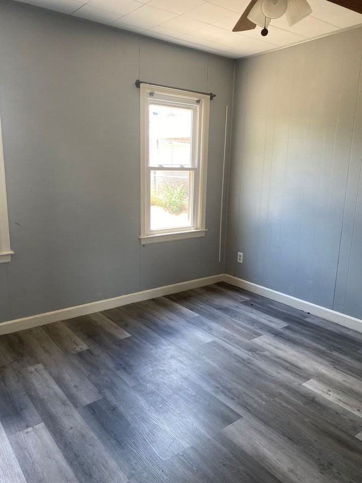 710 E Arkansas Ave - Photo 5 of 10