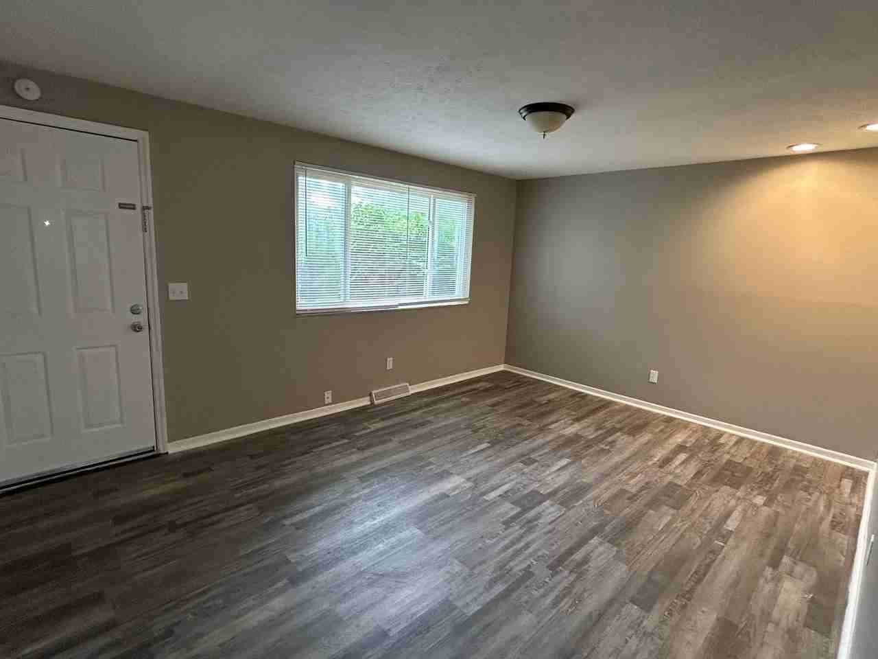 11313 Templeton Dr - Photo 2 of 19