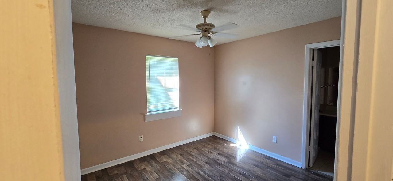 803 Ruby Street - Photo 3 of 8