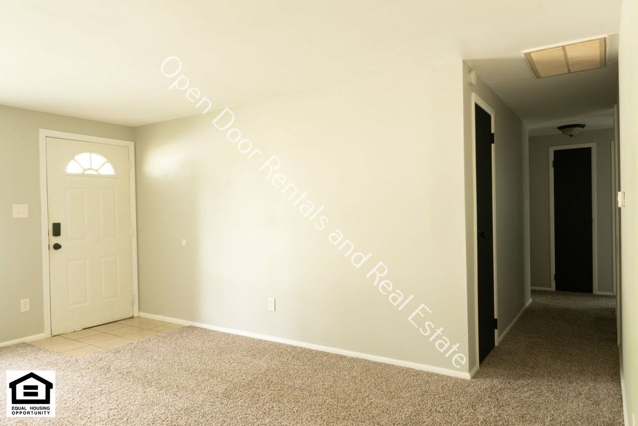 6718 Raintree Rd - Photo 6 of 26