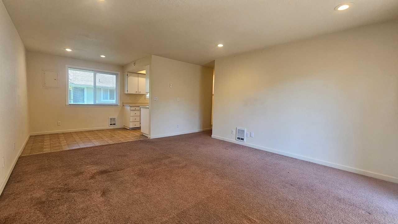 5024 212th St Sw - Photo 4 of 13