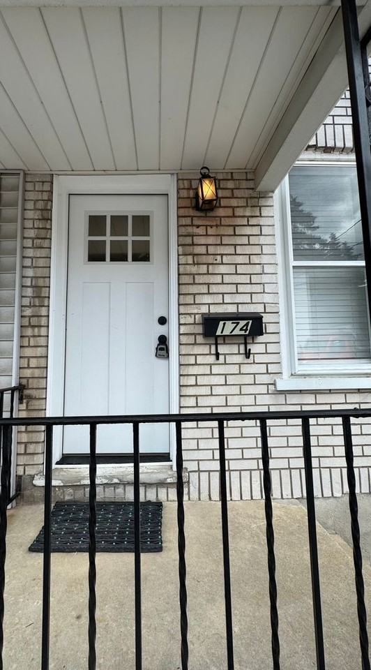 174 Ridge St - Photo 2 of 39