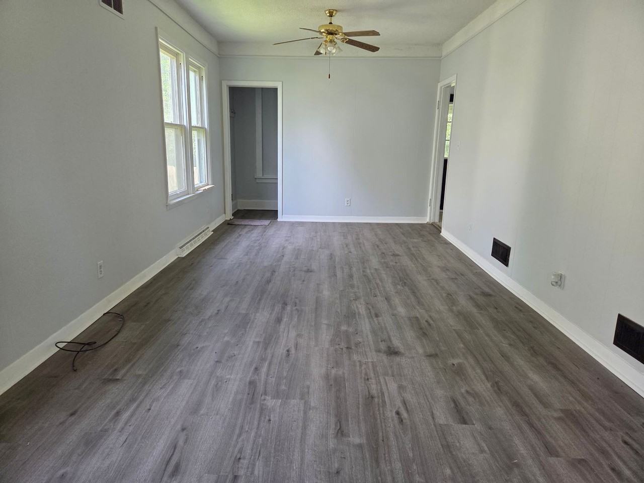 1523 10th Ave - Photo 3 of 6