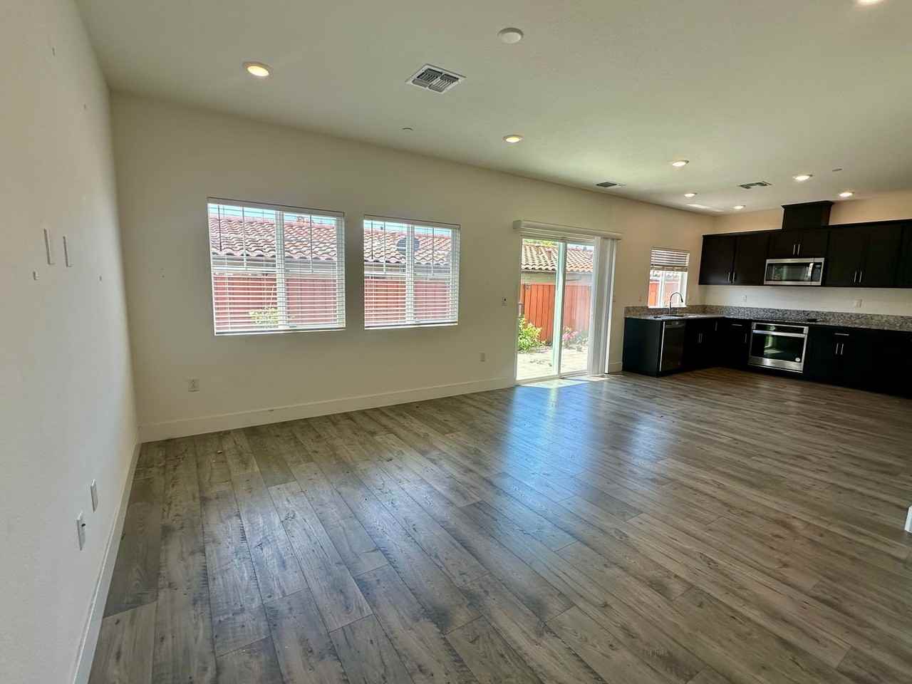 70 Mountainside Way - Photo 2 of 10