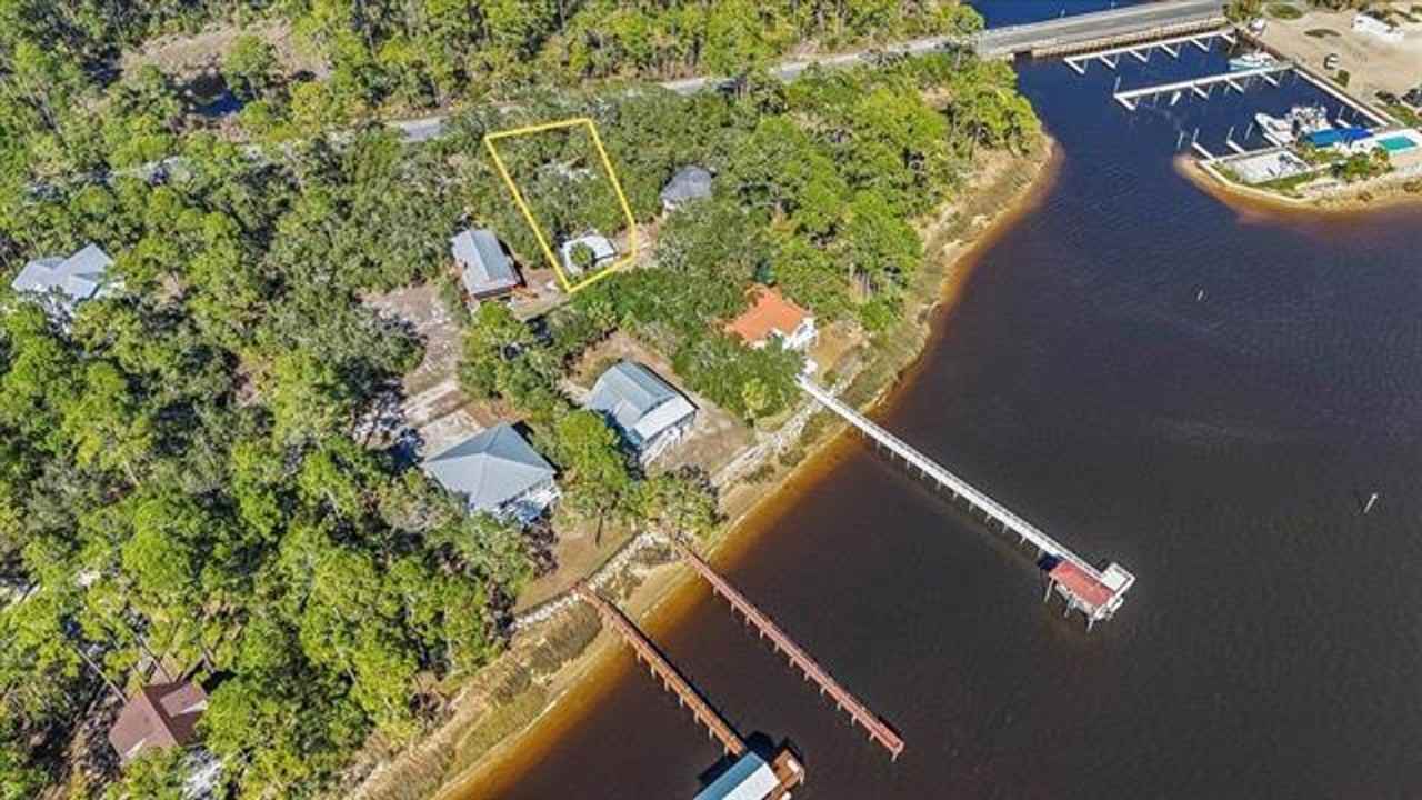 2239 Surf Rd - Photo 3 of 21