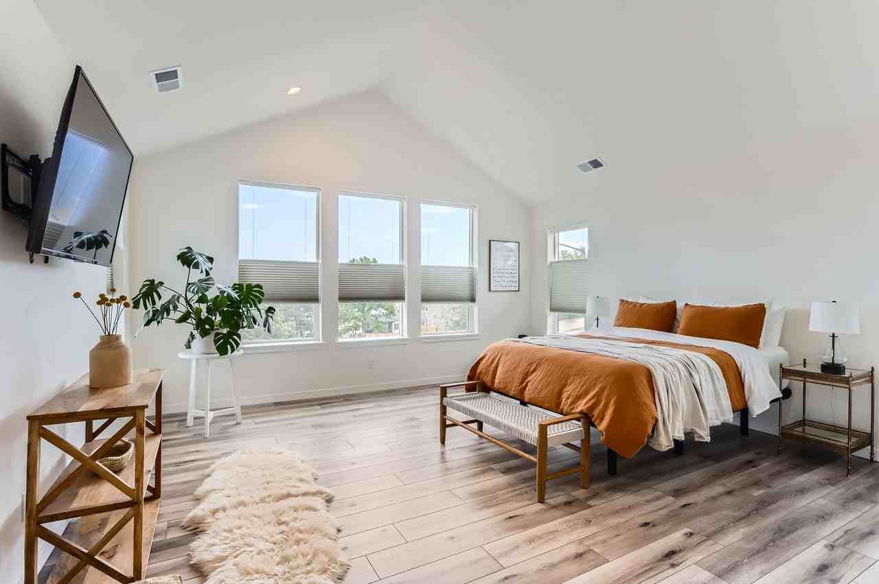 487 Muirfield Ct - Photo 3 of 33