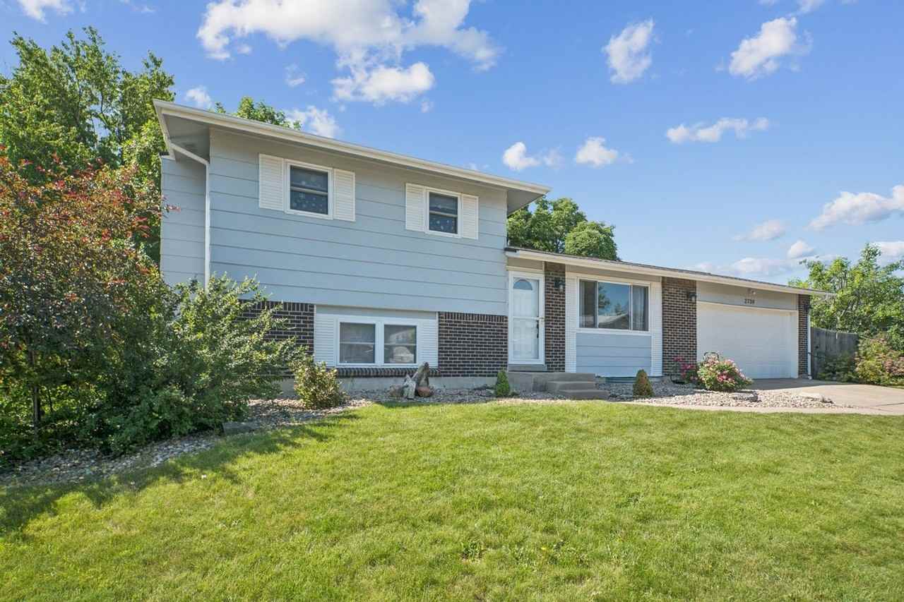 2730 Ridge Dr - Photo 2 of 31